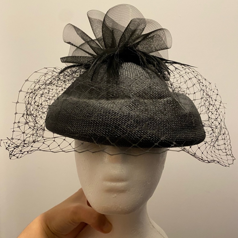 Vintage Ladies Black Pin-Up Hat With Veil (see description)